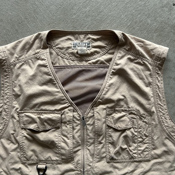 Duluth Trading Vest Mens 3XL Tan Canvas Utility Fishing Zip Outdoor Workwear - Picture 2 of 9
